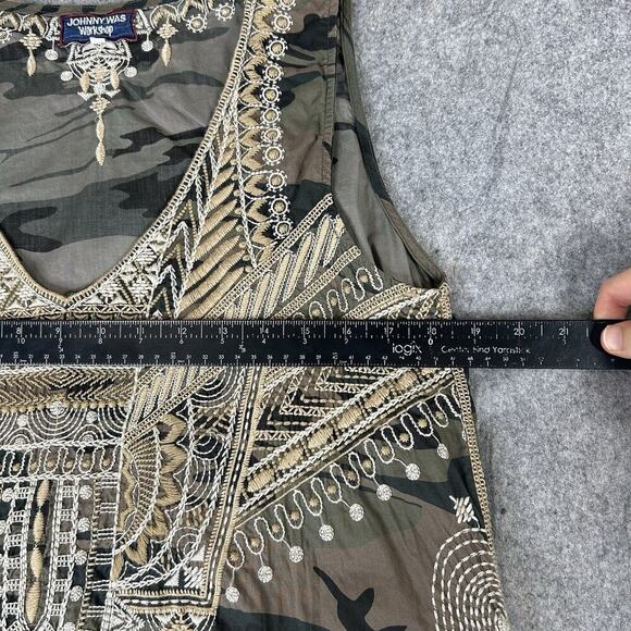 Johnny Was Workshop Top Medium Terraza Embroidered Army Green Camouflage Tank - Picture 9 of 10